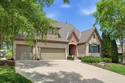10500 W 163rd St, Overland Park, KS 66221
