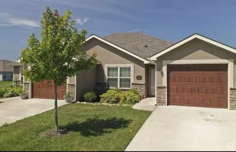 200 SW Laurel Dr, Blue Springs, MO 64014