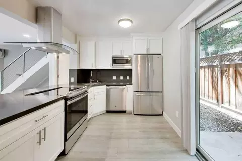 1662 Hollenbeck Ave #15, Sunnyvale, CA 94087