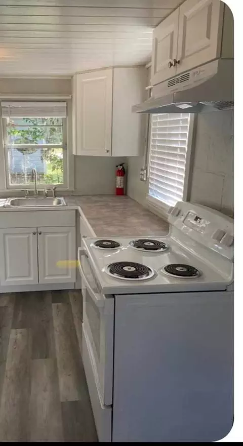 246 NE Trinity Pl #101, Lake City, FL 32055