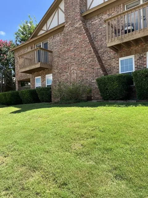 2714 Shady Grove Dr, Bedford, TX 76021