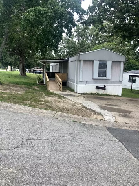 404 Sassafras Ct, Hollister, MO 65672