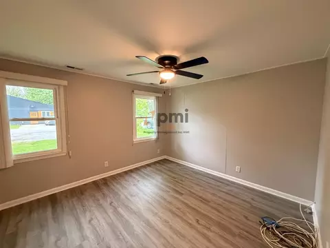 103 W Mcalpin St #105, Hebron, IN 46341