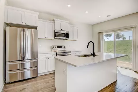 2488 Cedarwood Ln, River Falls, WI 54022