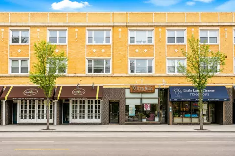 2453 N Clark St #3, Chicago, IL 60614
