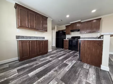 709 N Collins Fwy #180, Howe, TX 75459