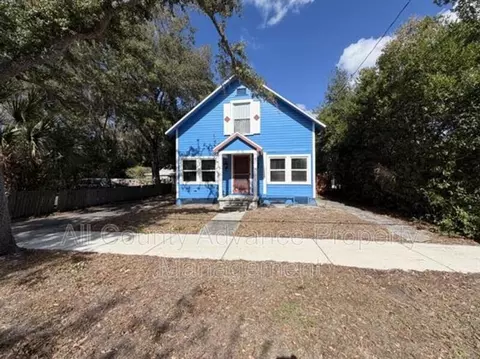 912 Pine St, Clearwater, FL 33756