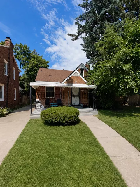 9755 Wayburn St, Detroit, MI 48224