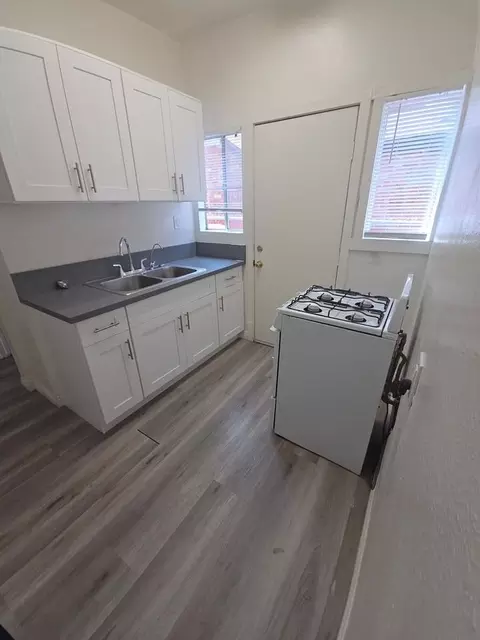 828 S Glendale Ave, Glendale, CA 91205