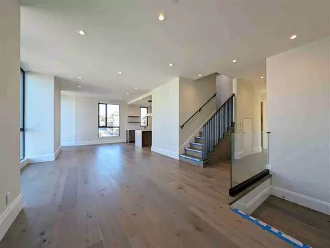 2707 23rd St #3, San Francisco, CA 94110