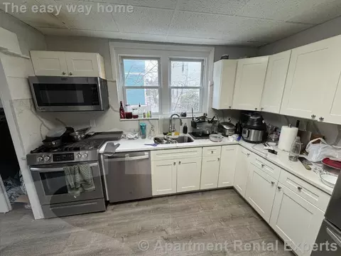 11 Burnham St #1, Somerville, MA 02144