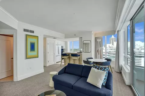4343 Collins Ave #1540519P, Miami Beach, FL 33140