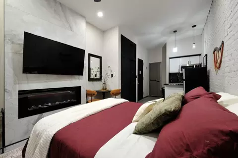 309 W 43rd St #1560796P, New York, NY 10036