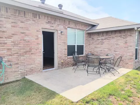 3024 Lake Side Dr, Sanger, TX 76266