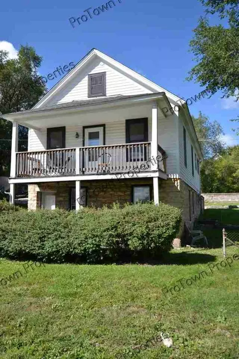 801 N Bluff St #2, Joliet, IL 60435
