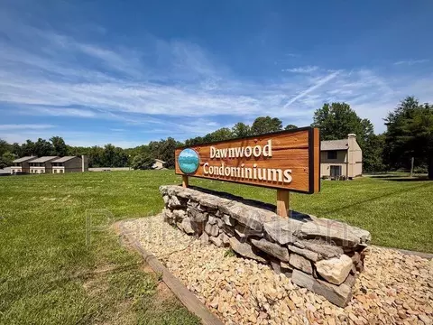 2 Dawnwood Cir, Asheville, NC 28803
