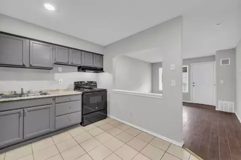 1500 E 29th St, Kansas City, MO 64109