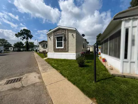 181 Terri Dr #181, Dearborn Heights, MI 48127