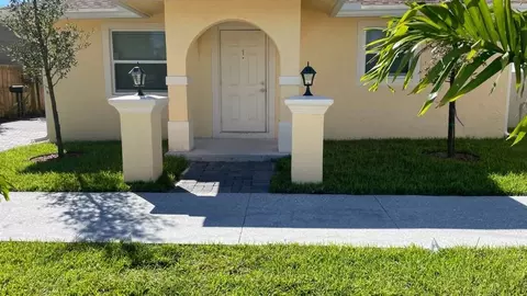 65 W 16th St #1, Riviera Beach, FL 33404