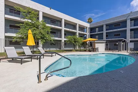 1818 N 40th St #215, Phoenix, AZ 85008