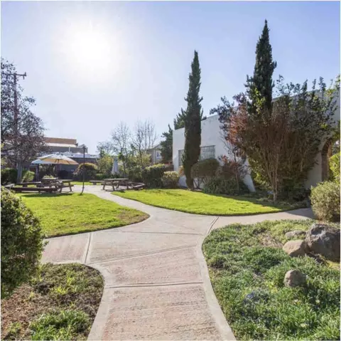 1501 37th Ave #B1, Oakland, CA 94601