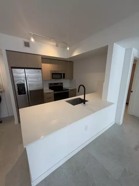 1642 NW 29th Ave #B, Miami, FL 33125