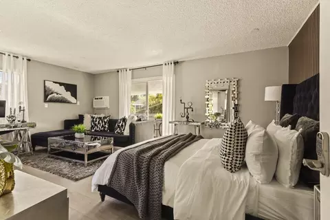 7355 Garden Grove Ave #1, Los Angeles, CA 91335