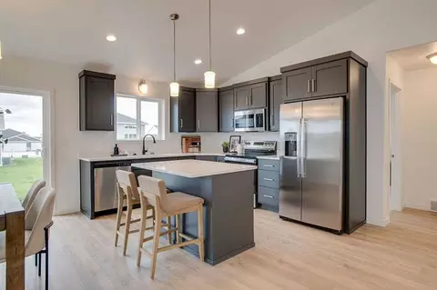3843 19th St S, Moorhead, MN 56560