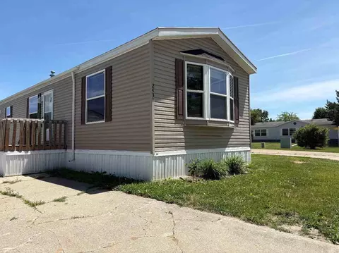 2431 SE Four Seasons Dr #74, Ankeny, IA 50021