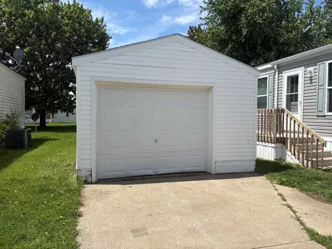 1960 SE Four Seasons Dr #153, Ankeny, IA 50021