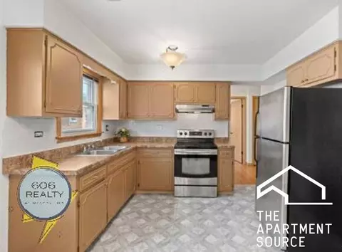 9465 Maple Dr #3A, Rosemont, IL 60018