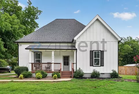 1934 Elizabeth St, Statham, GA 30666