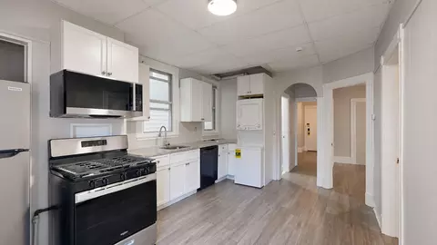 346 Chelsea St #1, Boston, MA 02128