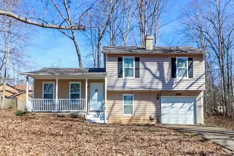 5394 Greenhedge Ct, Stone Mountain, GA 30088