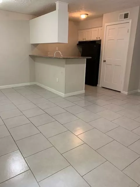 6519 Sloan St #4, Houston, TX 77087