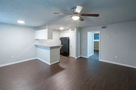 6519 Sloan St #8, Houston, TX 77087