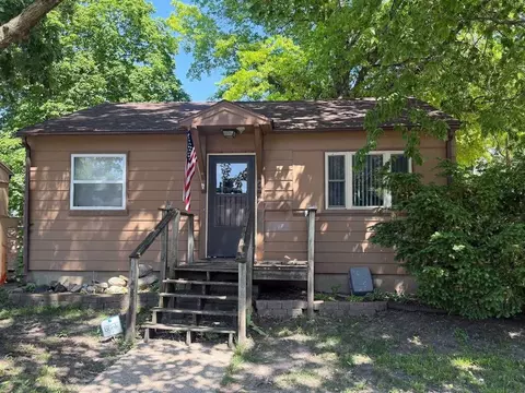 106 S Maple Ave, Ames, IA 50010