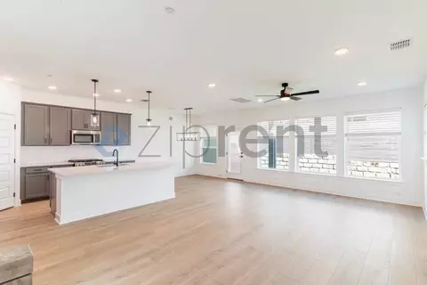 1016 Brickell Loop #B, Austin, TX 78744