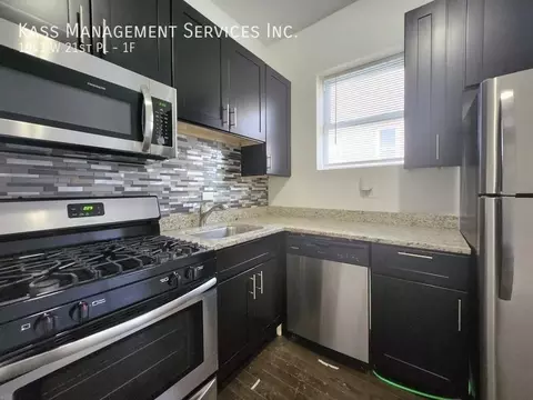 1941 W 21st Pl #1F, Chicago, IL 60608