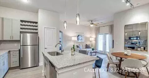 1540 Forest Cove Dr #KCY, Kingwood, TX 77339