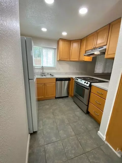 118 Raleigh Dr, Vacaville, CA 95687