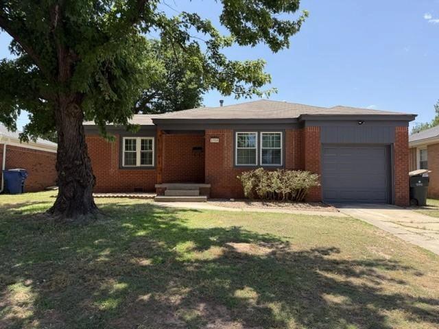 1708 Sheffield Rd, The Village, OK 73120