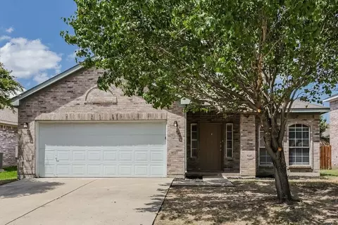 2808 Earle Dr, Grand Prairie, TX 75052