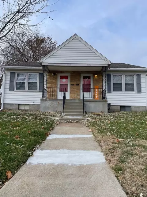 2610 Northwest Dr, Omaha, NE 68104