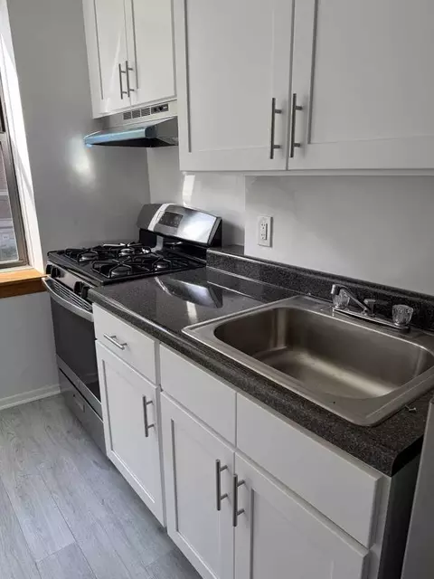 2861 Bainbridge Ave #2B, New York, NY 10458