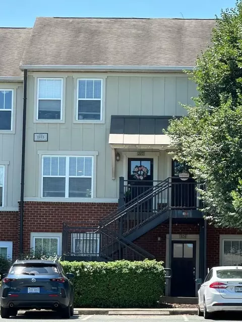 1855 Candlewood Ct #207, Charlottesville, VA 22903