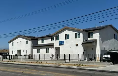 7712 S Hoover St, Los Angeles, CA 90044