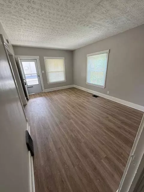 21 S Dunlap Ave, Youngstown, OH 44509