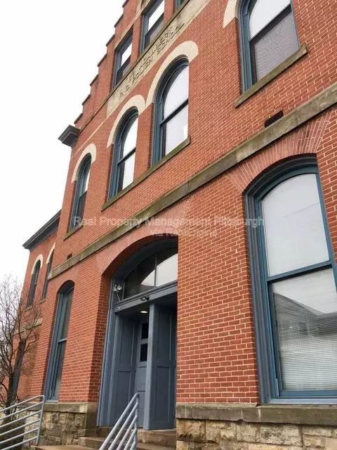 171 S 15th St #202, Pittsburgh, PA 15203