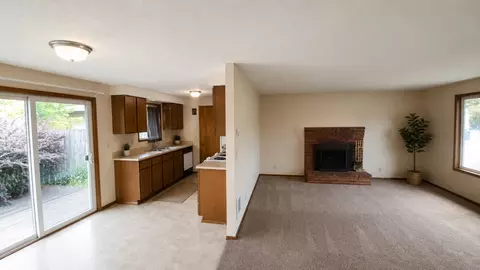4461 Hilton Dr, Eugene, OR 97402